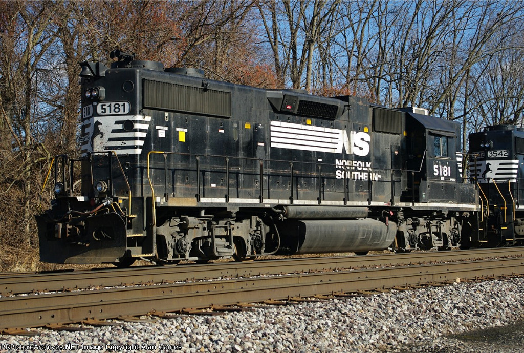 NS GP38-2 5181